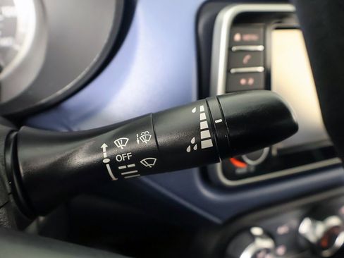 Used 2023 Nissan Versa SV image 34