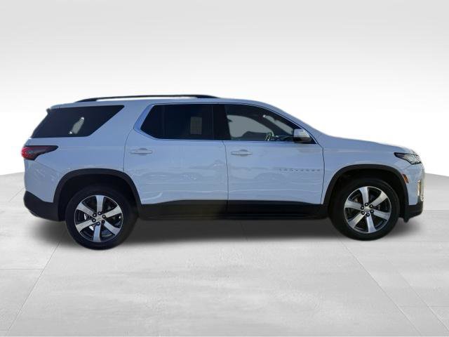 Used 2023 Chevrolet Traverse LT w/ LT Premium Package AWD/4WD image 7