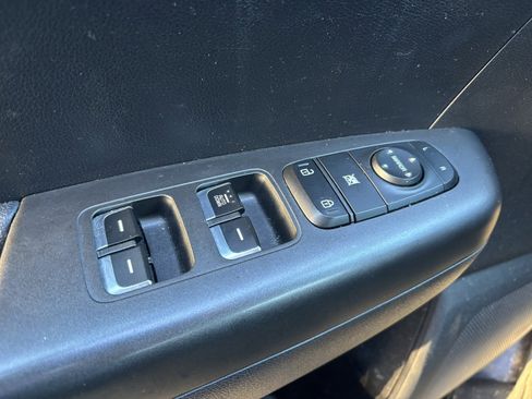 Used 2022 Kia Sportage LX image 7