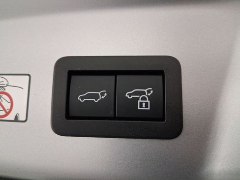 Used 2023 Toyota Prius Limited image 29