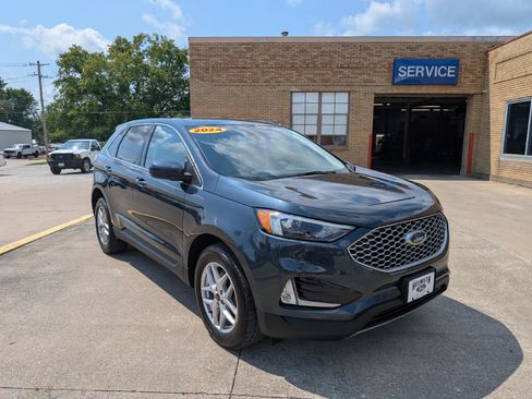 Used 2024 Ford Edge SEL w/ Convenience Package AWD/4WD image 4