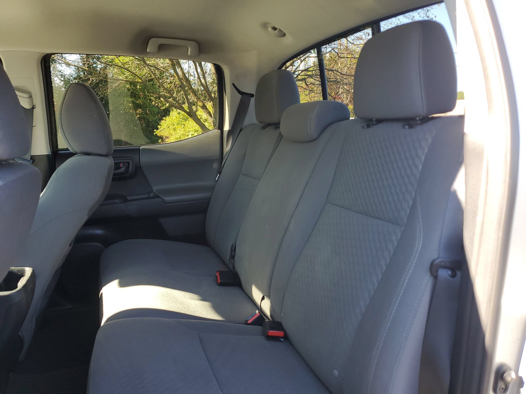 Used 2022 Toyota Tacoma SR AWD/4WD image 8