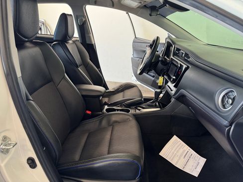 Used 2019 Toyota Corolla SE image 19