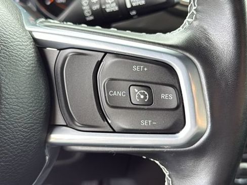 Used 2022 Jeep Wrangler Unlimited Sahara w/ Cold Weather Group AWD/4WD image 13