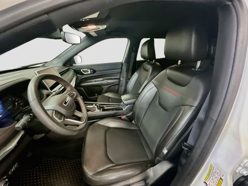 Used 2025 Jeep Compass Trailhawk w/ Trailer Tow Group AWD/4WD image 13