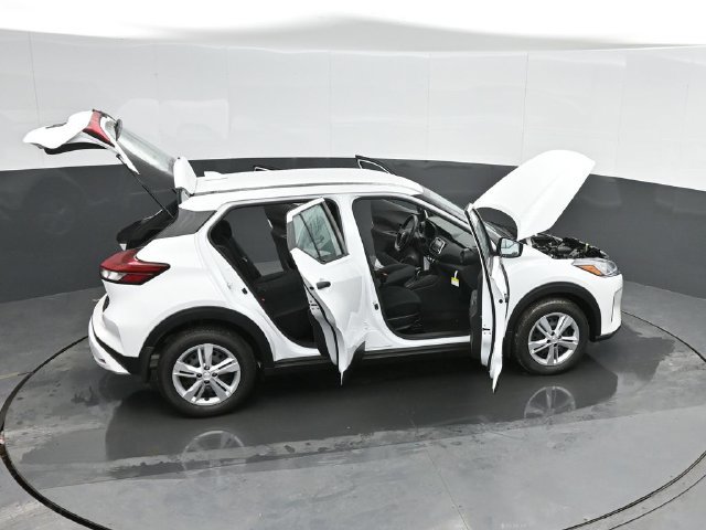 Used 2025 Nissan Kicks Play S FWD image 43