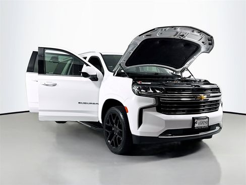 Used 2021 Chevrolet Suburban LT image 25