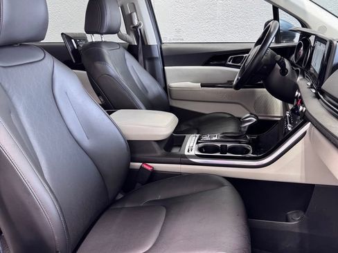Used 2022 Kia Carnival SX FWD image 29