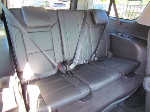 Used 2019 Chevrolet Suburban Premier image 16