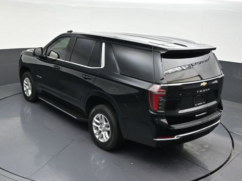 Used 2025 Chevrolet Tahoe LS RWD image 17