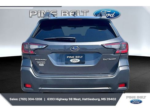 Used 2023 Subaru Outback Premium AWD/4WD image 4