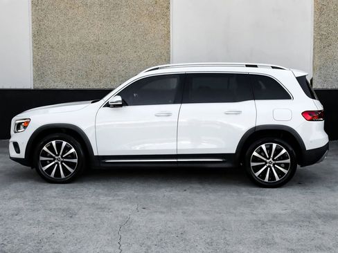 Used 2021 Mercedes-Benz GLB 250 4MATIC w/ Premium Package image 13