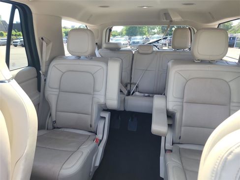 Certified 2020 Lincoln Navigator Reserve w/ Luxury Package RWD image 16