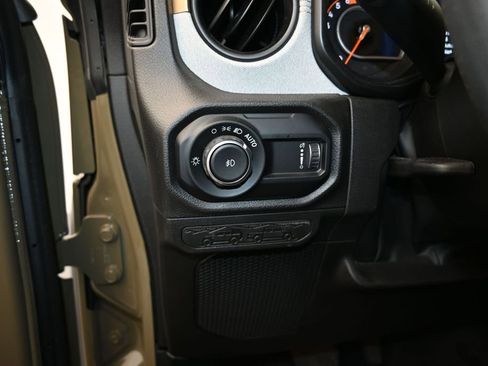 Used 2025 Jeep Wrangler Unlimited Sport AWD/4WD image 12