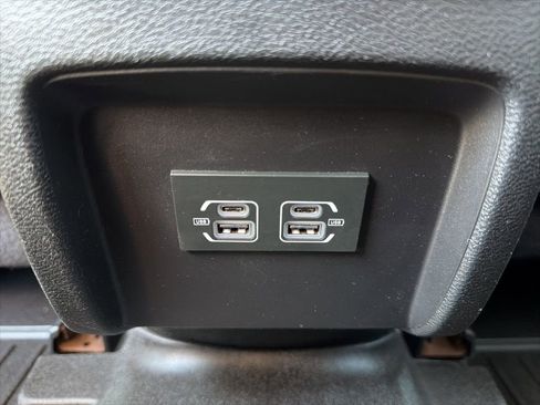 Used 2021 Jeep Cherokee Latitude Plus FWD image 21