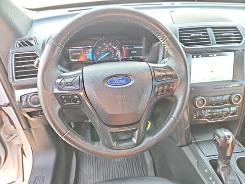 Used 2019 Ford Explorer XLT w/ XLT Desert Copper Package AWD/4WD image 11