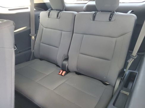 Used 2025 Ford Explorer Active AWD/4WD image 23