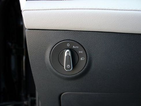 New 2025 Volkswagen Taos SEL AWD/4WD image 16