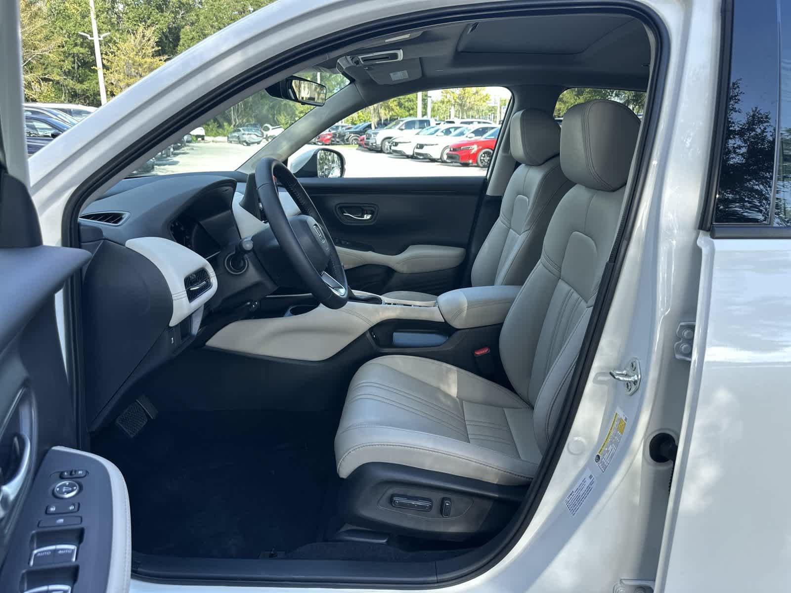 New 2027 Honda HR-V EX-L image 2