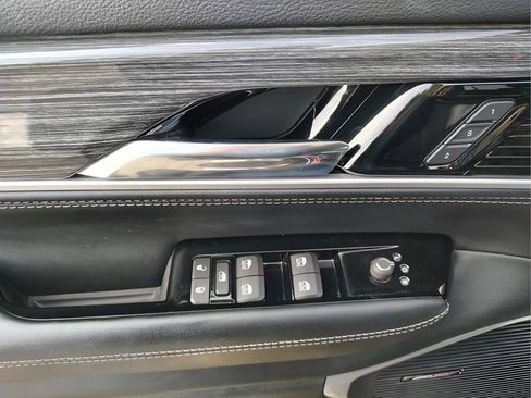 Used 2022 Jeep Wagoneer Series III w/ Flexible Seating Group AWD/4WD image 14