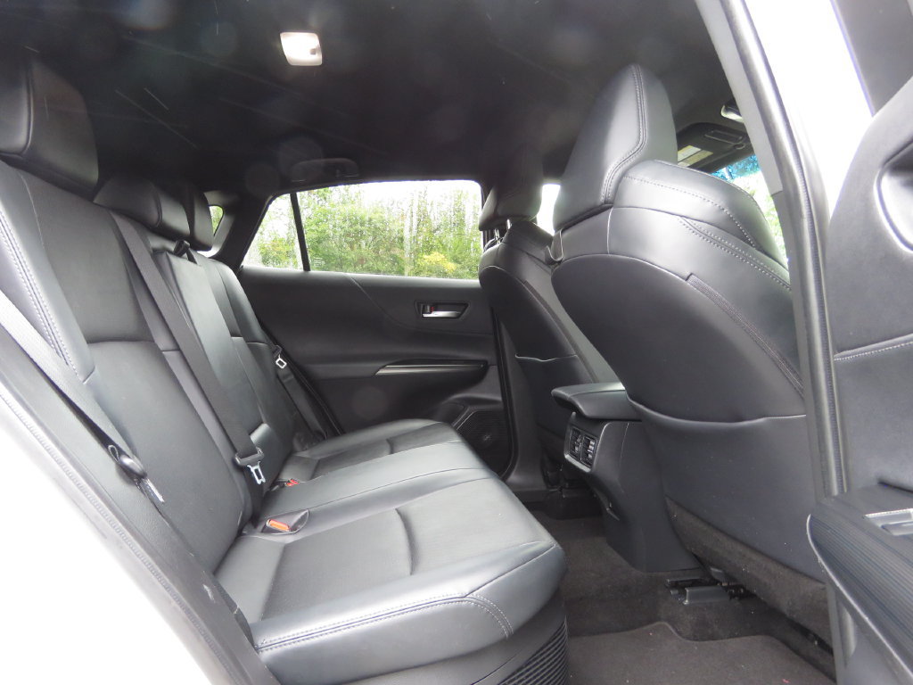 Used 2021 Toyota Venza XLE w/ Softex Package AWD/4WD image 16