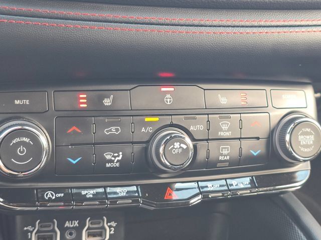 Used 2025 Dodge Durango GT RWD image 19