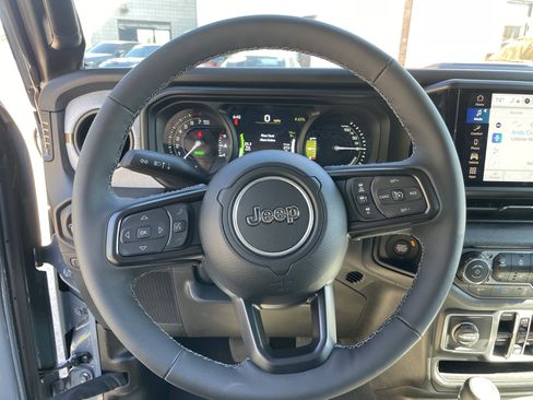 Used 2025 Jeep Wrangler Sport S w/ Convenience Group image 36