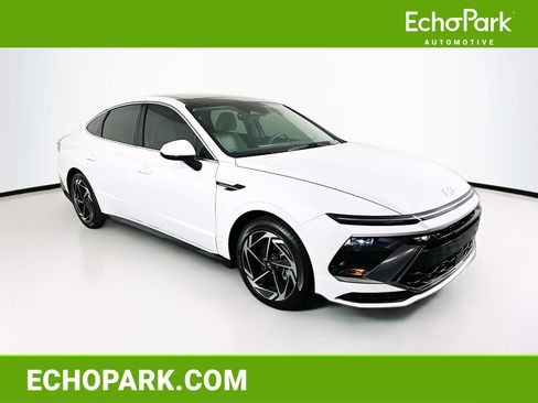 Used 2025 Hyundai Sonata SEL FWD image 1