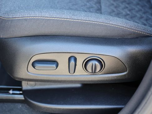 Used 2023 Chevrolet Equinox LT image 21