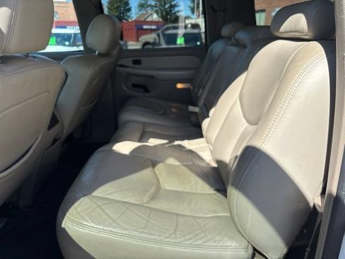 Used 2003 Chevrolet Suburban 2500 LT w/ LT Preferred Equipment Group AWD/4WD image 23