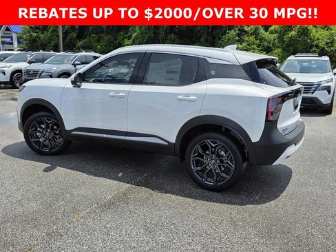 New 2025 Nissan Kicks SR FWD image 5