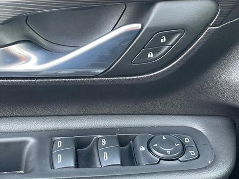 Used 2024 GMC Terrain SLE image 16