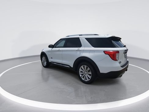 Used 2021 Ford Explorer King Ranch w/ Premium Technology Package RWD image 6