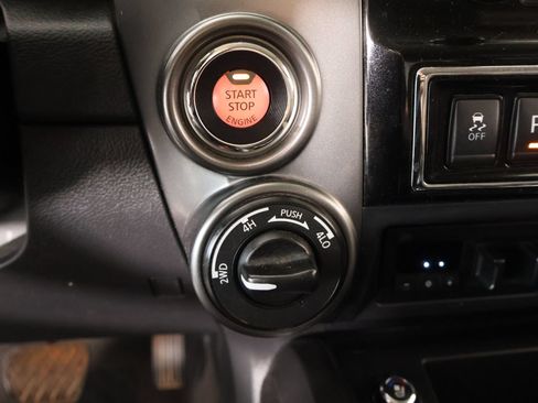 Used 2017 Nissan Titan Platinum Reserve AWD/4WD image 8