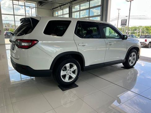 Used 2023 Honda Pilot LX image 7