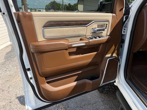 Used 2019 RAM 2500 Laramie AWD/4WD image 16