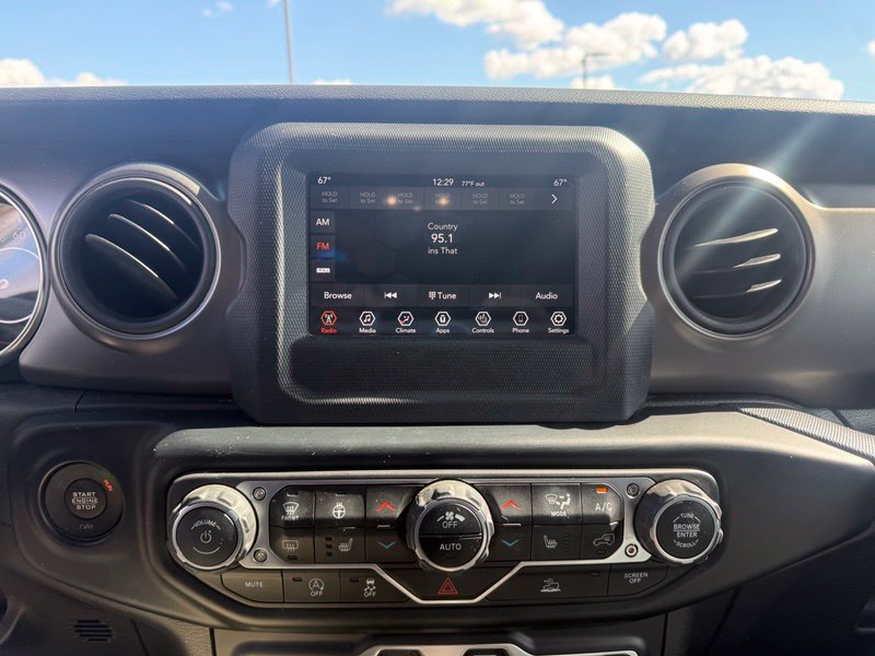 Used 2023 Jeep Gladiator Sport AWD/4WD image 7