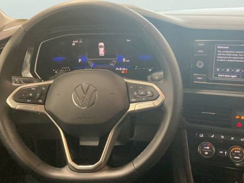 Certified 2023 Volkswagen Jetta SE w/ Panoramic Sunroof Package FWD image 28