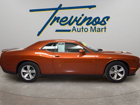 Used 2021 Dodge Challenger SXT image 5