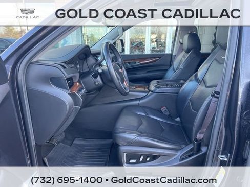 Used 2017 Cadillac Escalade ESV Luxury image 18