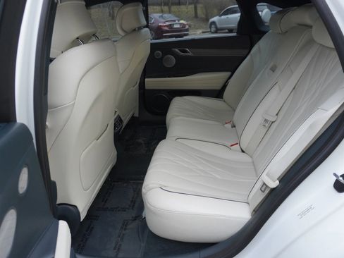 Used 2023 Genesis G80 image 11