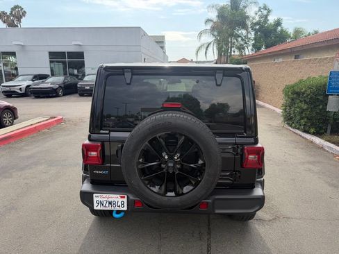 Used 2024 Jeep Wrangler Unlimited Sahara AWD/4WD image 10