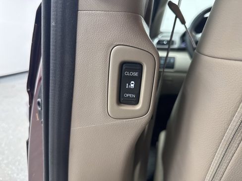 Used 2015 Honda Odyssey Touring image 21