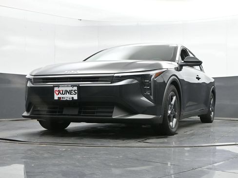 Used 2025 Kia K4 FWD image 43