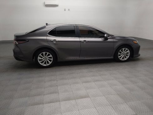 Used 2021 Toyota Camry LE FWD image 10