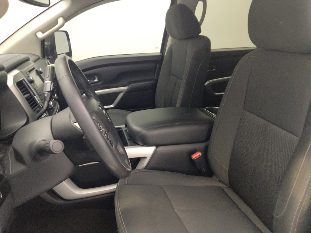 Used 2019 Nissan Titan SV w/ SV Convenience Package RWD image 17