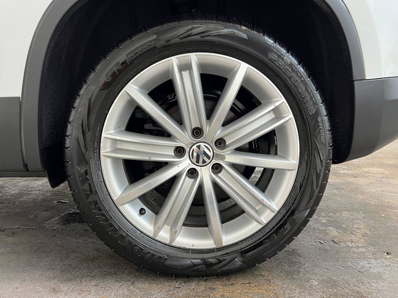 Used 2015 Volkswagen Tiguan SE AWD/4WD image 28