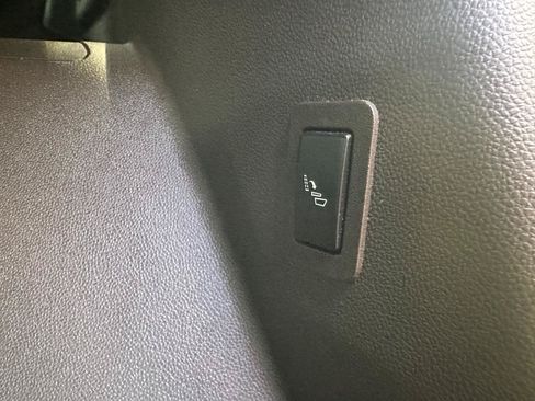Used 2023 GMC Yukon Denali w/ LPO, Floor Liner Package RWD image 20