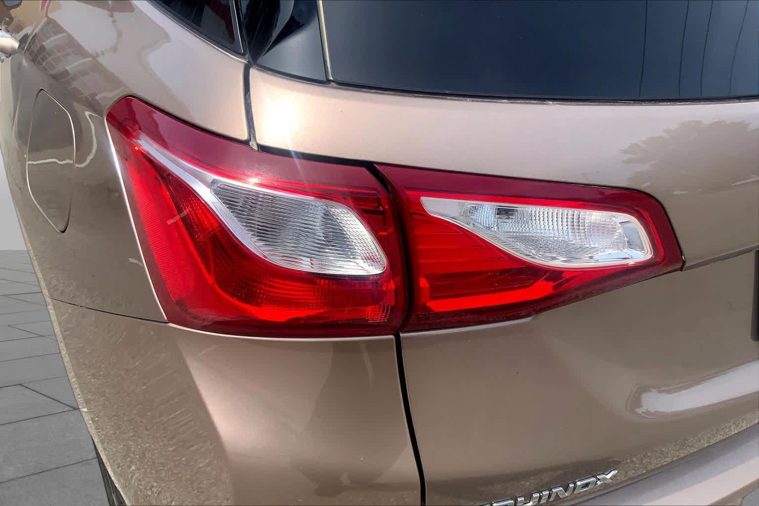 Used 2018 Chevrolet Equinox LT FWD image 26