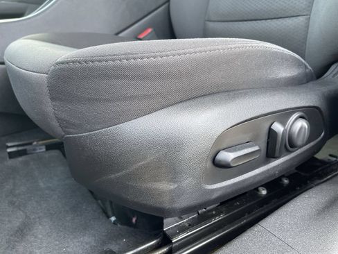 Used 2019 Chevrolet Malibu RS FWD image 21